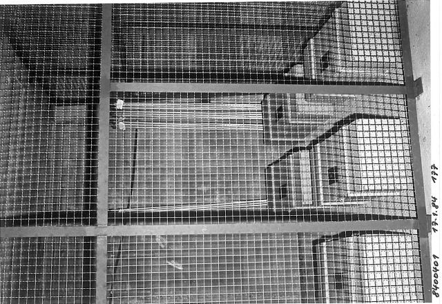 Vergitterter Raum zur Lagerung der Sperrmittel (im Frieden nur Attrappen)