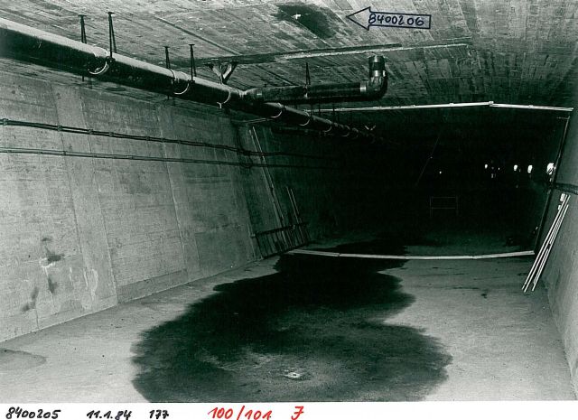 Schneidladungshalterungen im obersten Fach der Brückenrampe