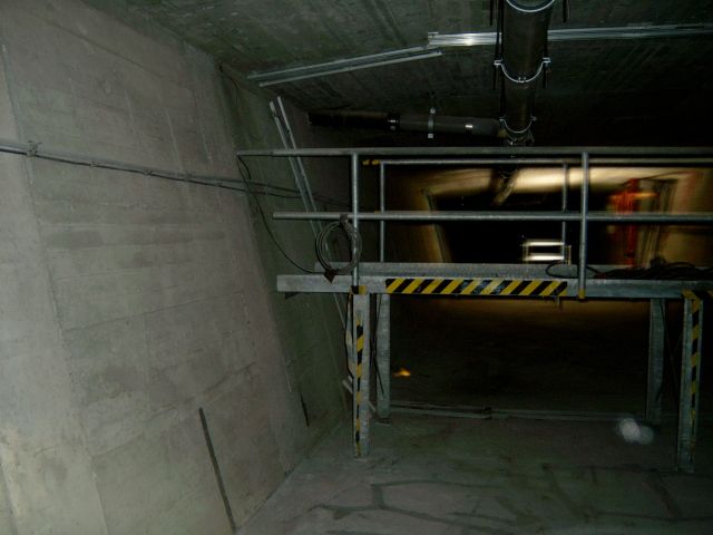 Schneidladungshalterungen mit Montagebühne