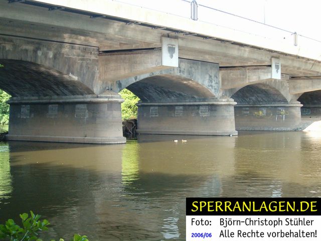 Brücke mit Sprengkammern