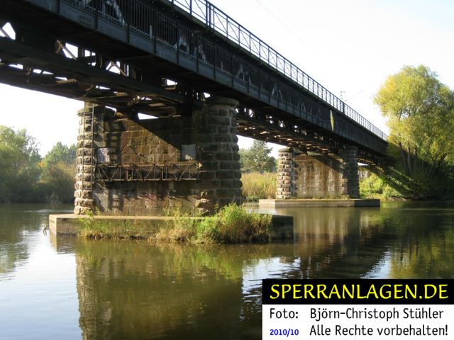 Brücke mit Sprengkammern