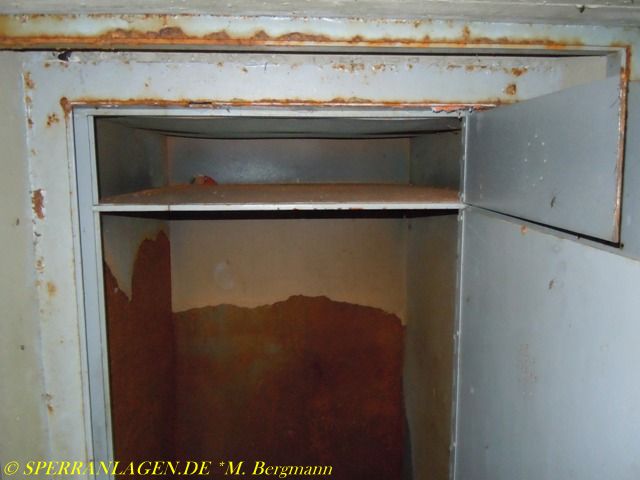 Lagerraum eines Pioniersperrmunitionsbehälters mit separatem Ablagefach