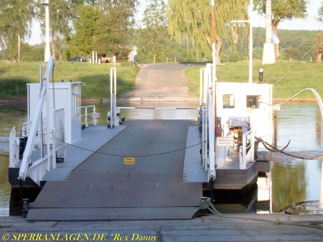 Fähre an der Weser