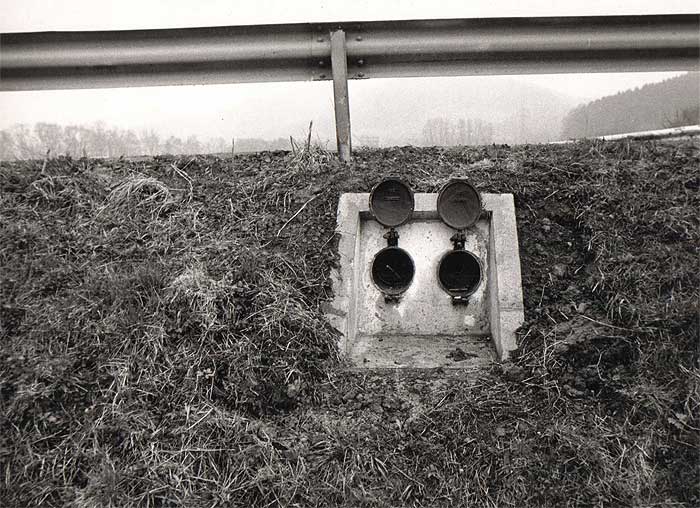 Zündleitungsausgang mittels Froschklappen